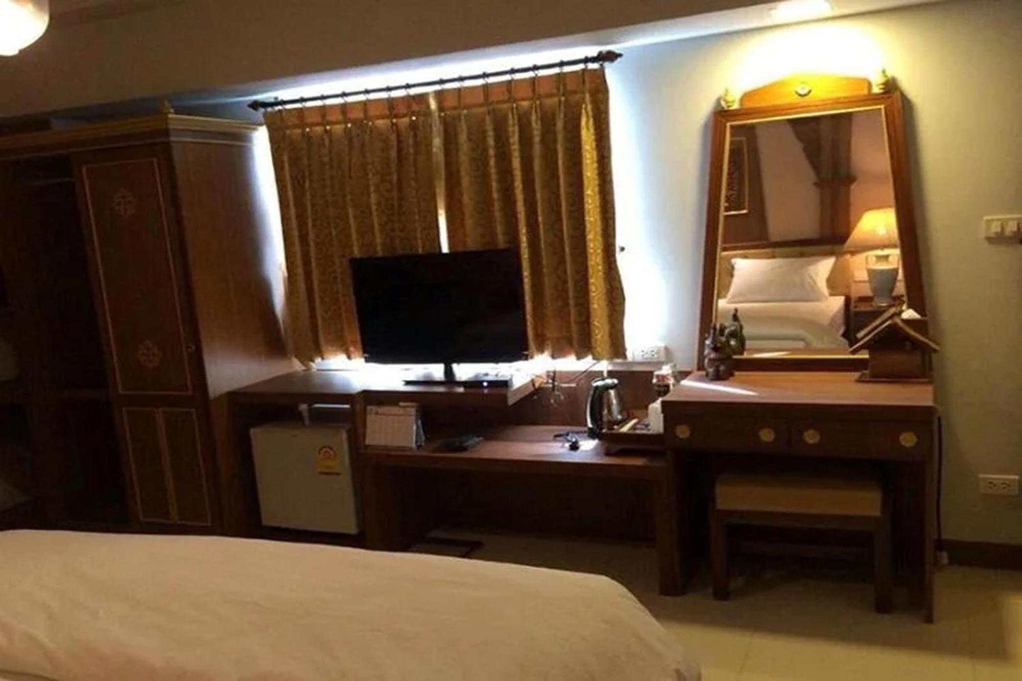 Kim Hotel At Morleng Банкок Екстериор снимка